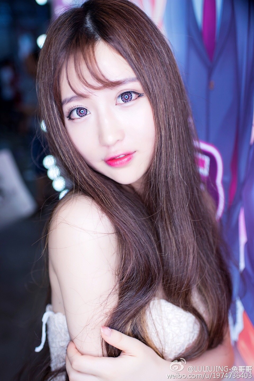 既有颜值又有身材的ChinaJoy美人LULIUJING兔哥哥