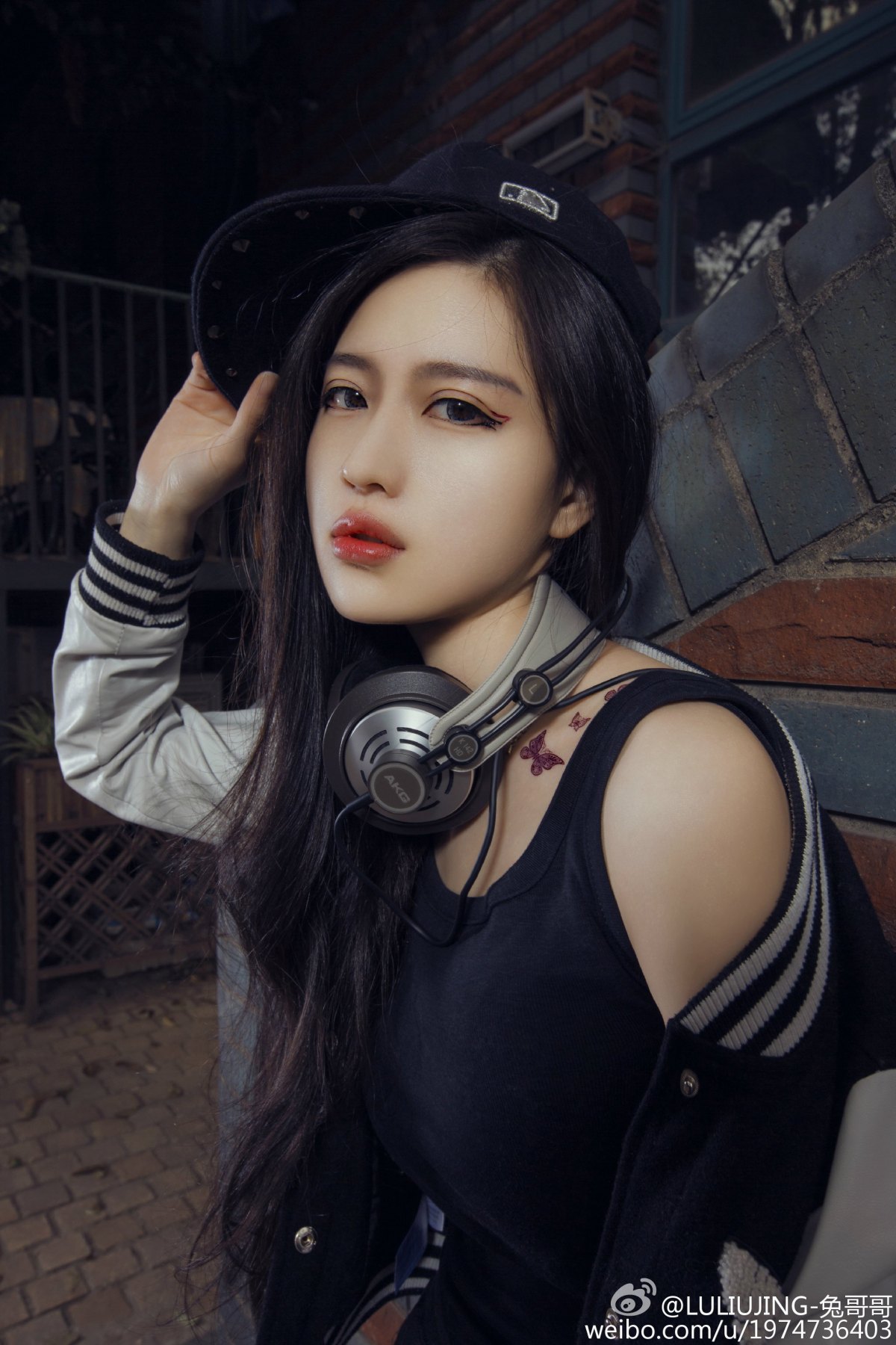 既有颜值又有身材的ChinaJoy美人LULIUJING兔哥哥