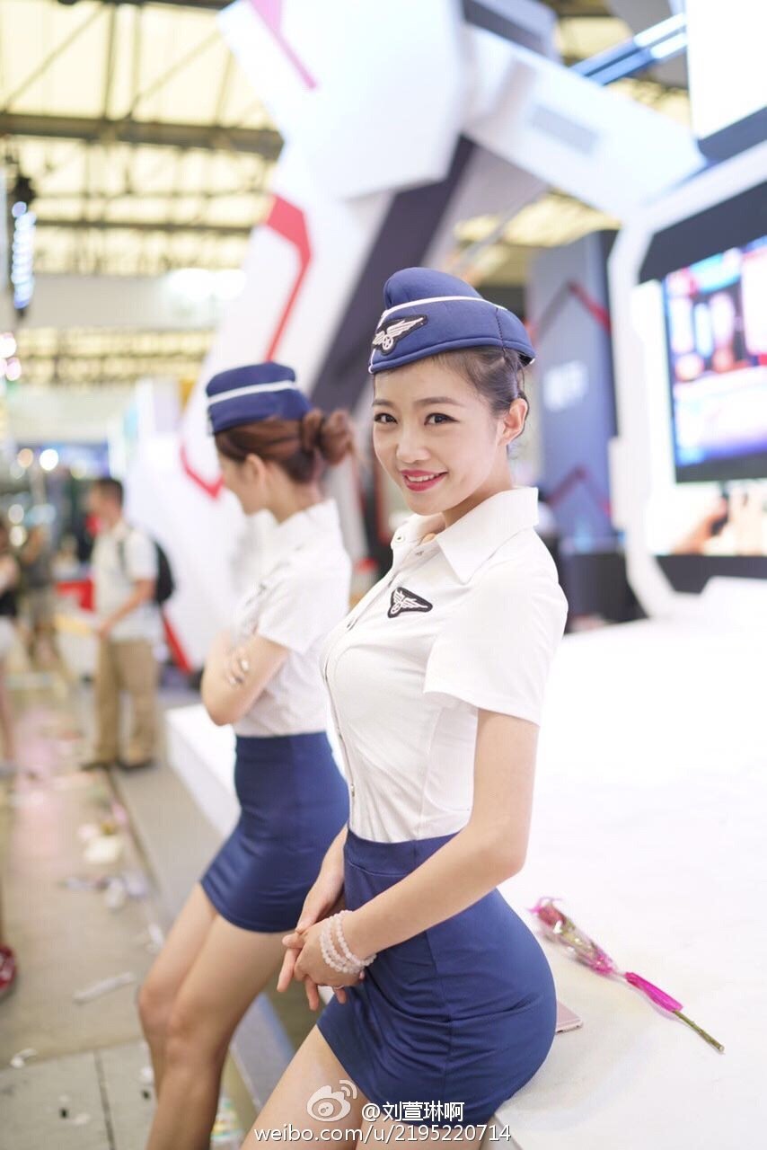 刘萱琳海马玩游戏展台主推showgirl模特