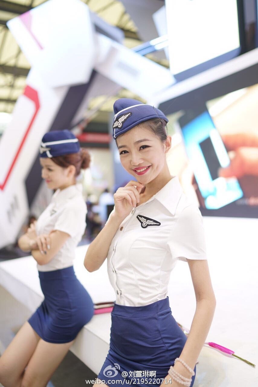 刘萱琳海马玩游戏展台主推showgirl模特