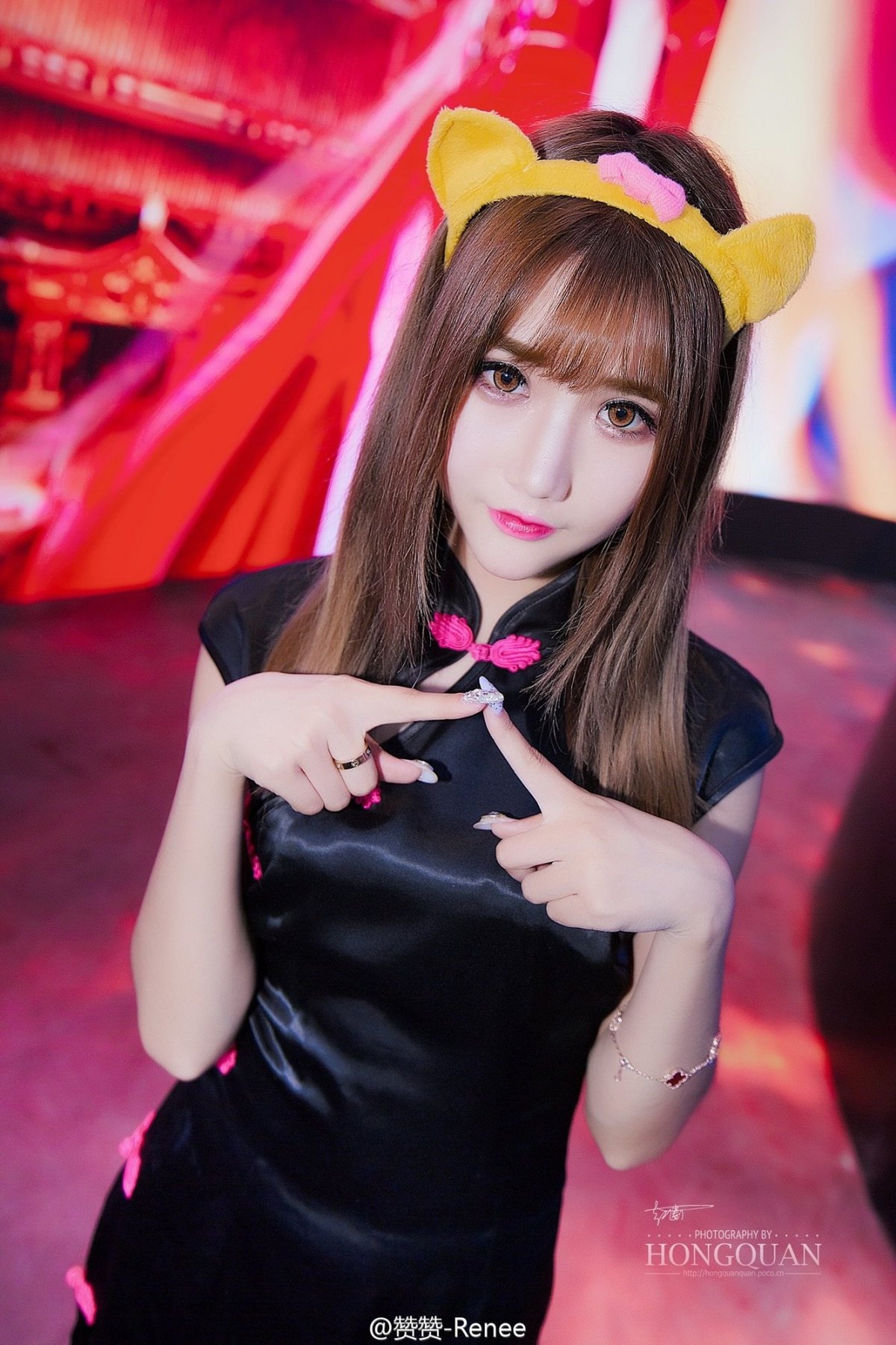 品珂互动传媒签约Showgirl美女赞赞Renee