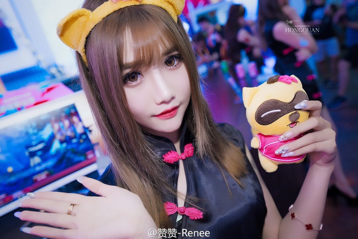 品珂互动传媒签约Showgirl美女赞赞Renee