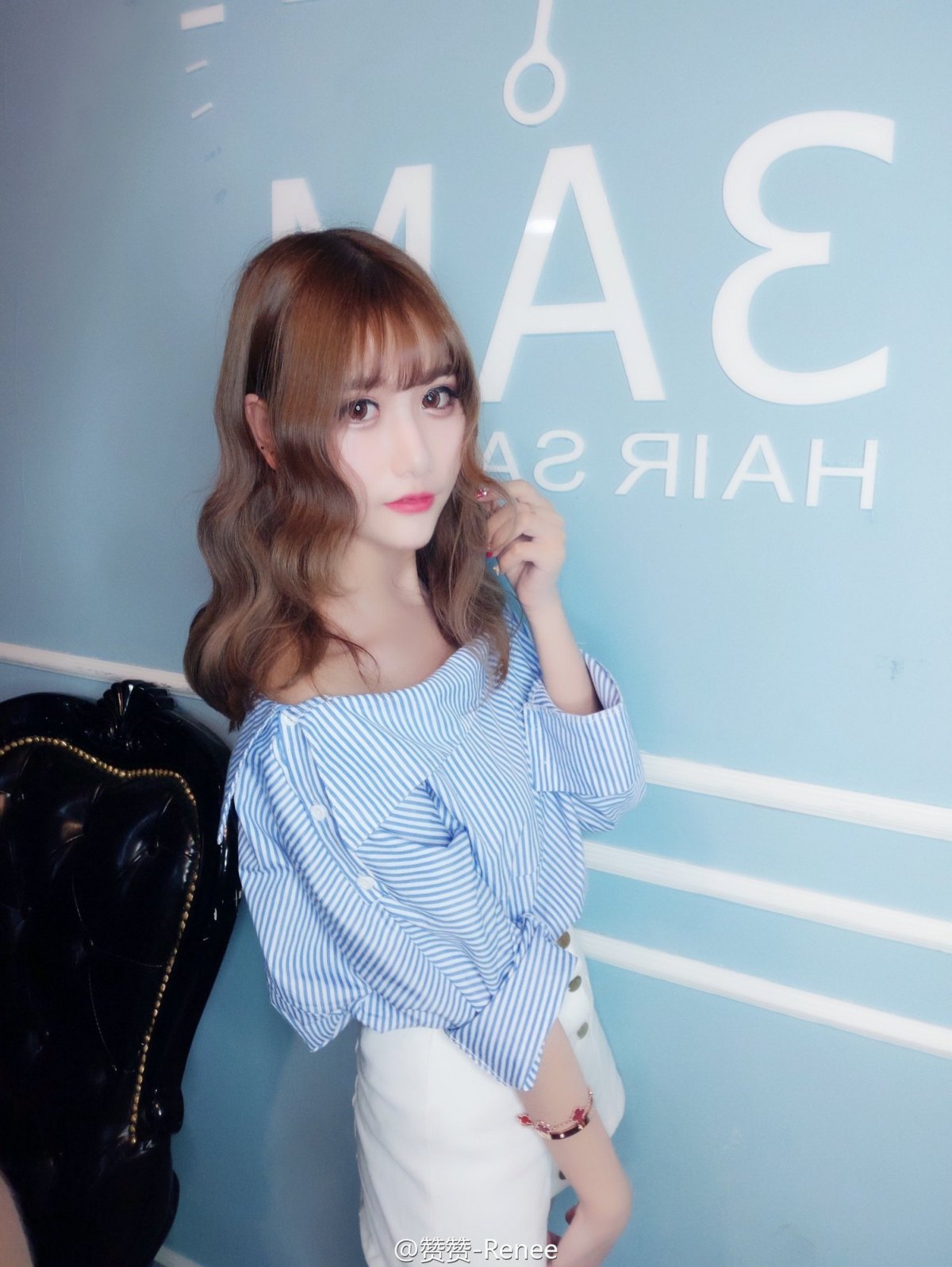 品珂互动传媒签约Showgirl美女赞赞Renee