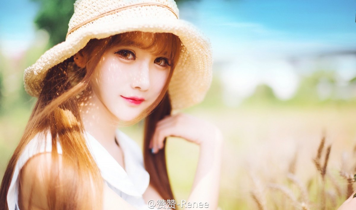 品珂互动传媒签约Showgirl美女赞赞Renee
