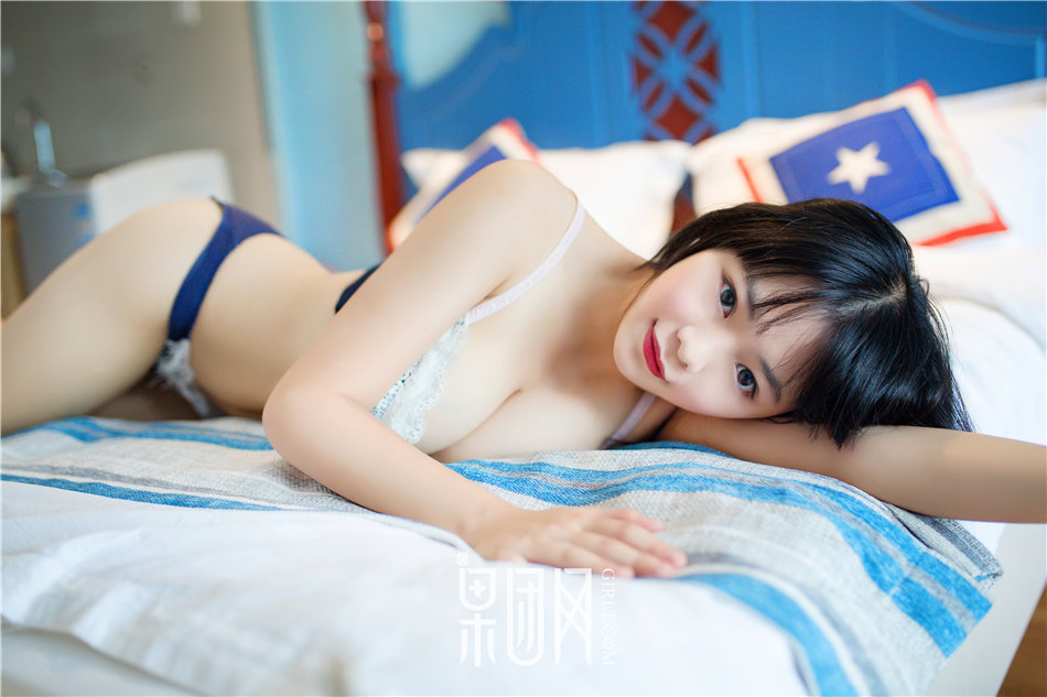 白皙萝莉大波妹赤�g菀枫可爱俏皮私房人体诱惑写真