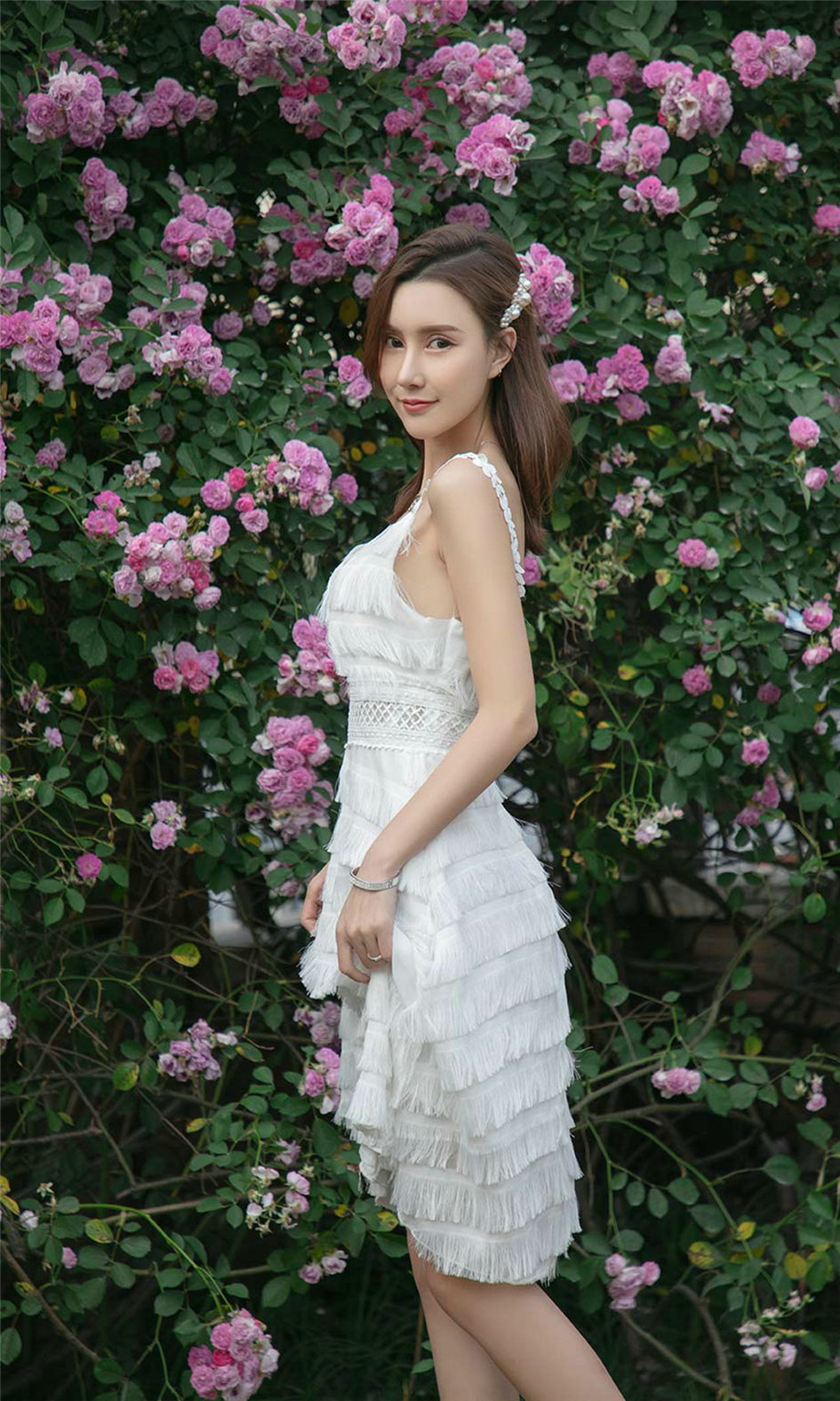 网红萝莉美少女M梦baby户外秀身材人体诱惑写真
