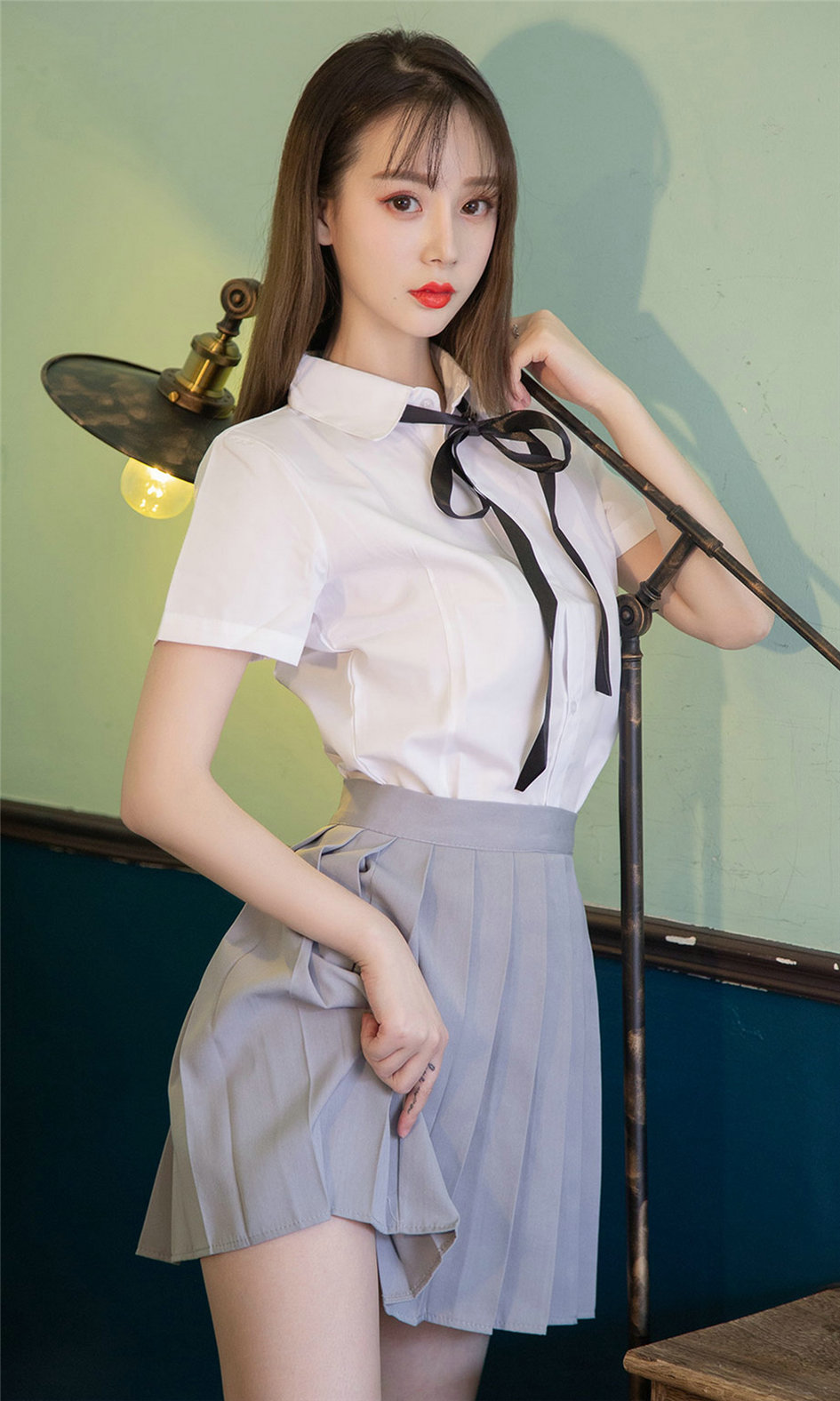 清新单纯少女模特徐肉肉室内美腿玉足性感人体诱惑写真