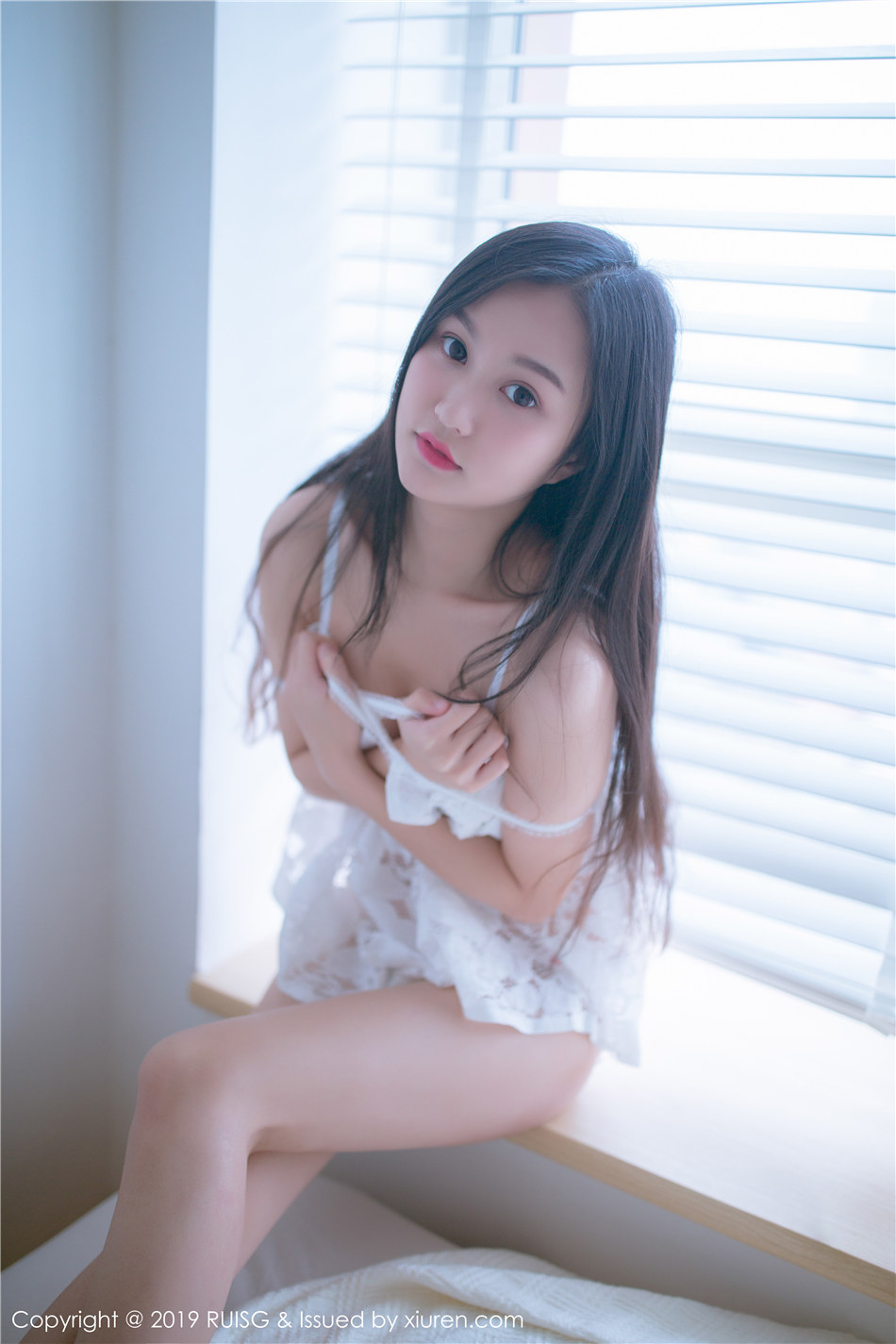 甜美可爱女孩深紫Julie室内性感睡衣白皙铜体魅惑写真