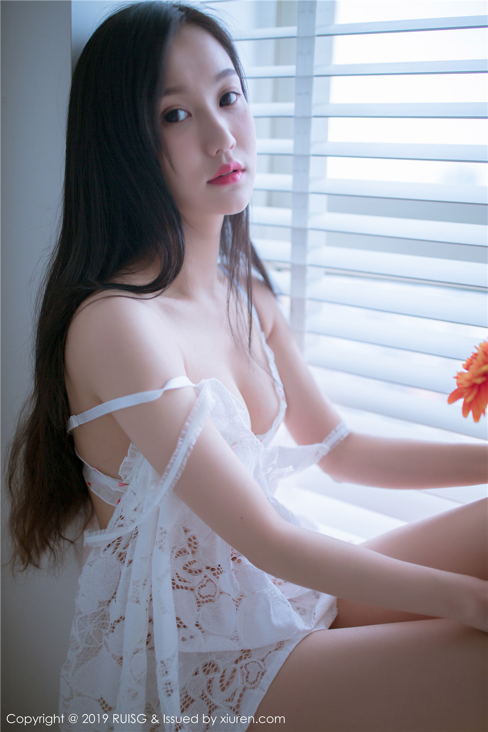 甜美可爱女孩深紫Julie室内性感睡衣白皙铜体魅惑写真