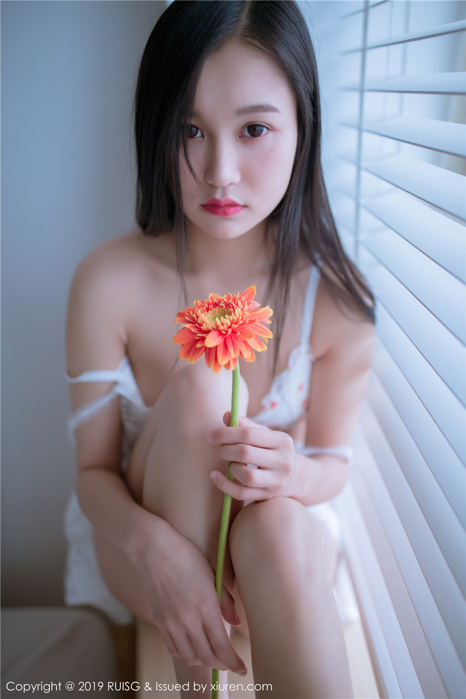 甜美可爱女孩深紫Julie室内性感睡衣白皙铜体魅惑写真